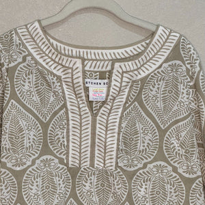 Gretchen Scott Tan White Split Neck Top Tunic Size Medium