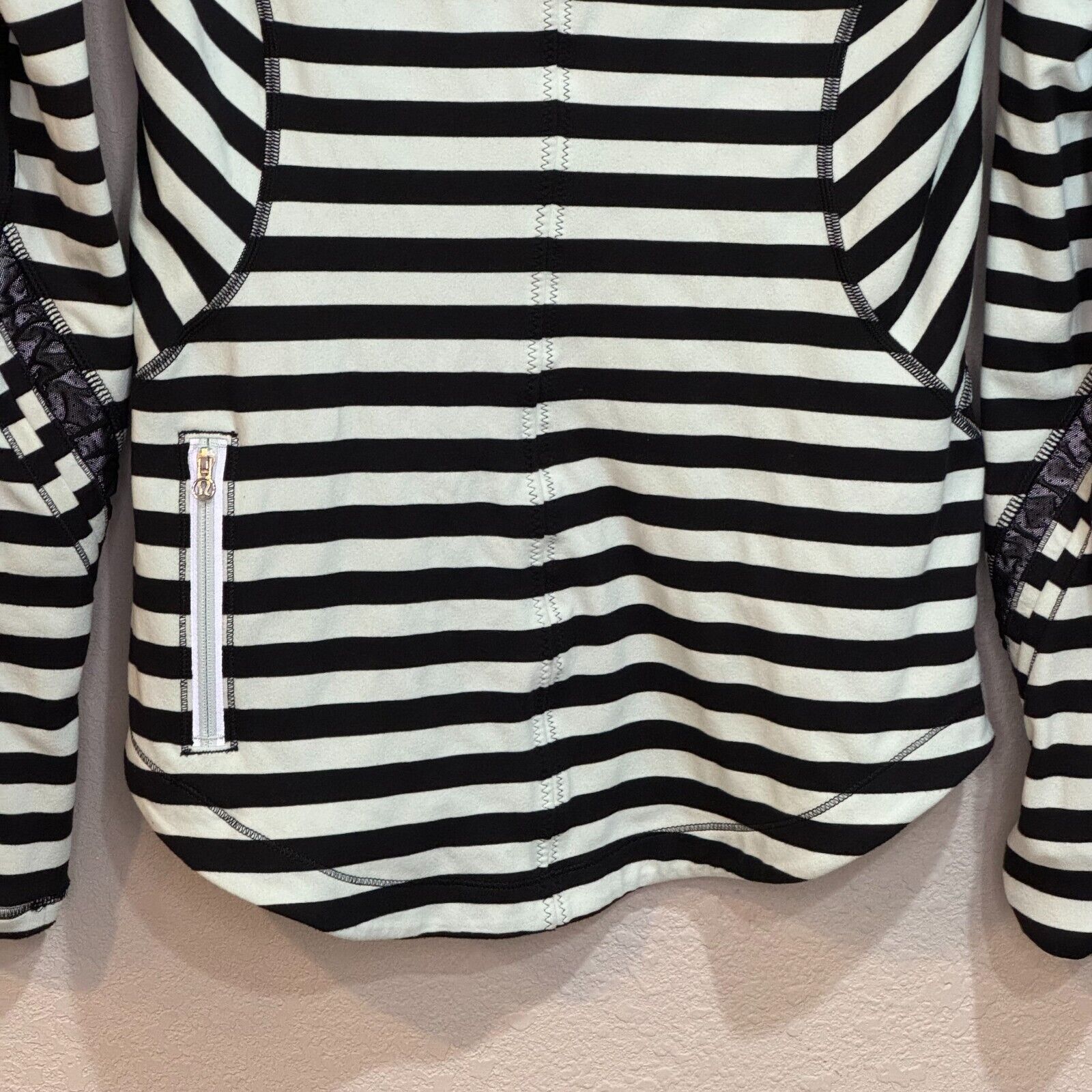 Lululemon Run Reflect Long Sleeve Black / Mint Striped Top Size 8