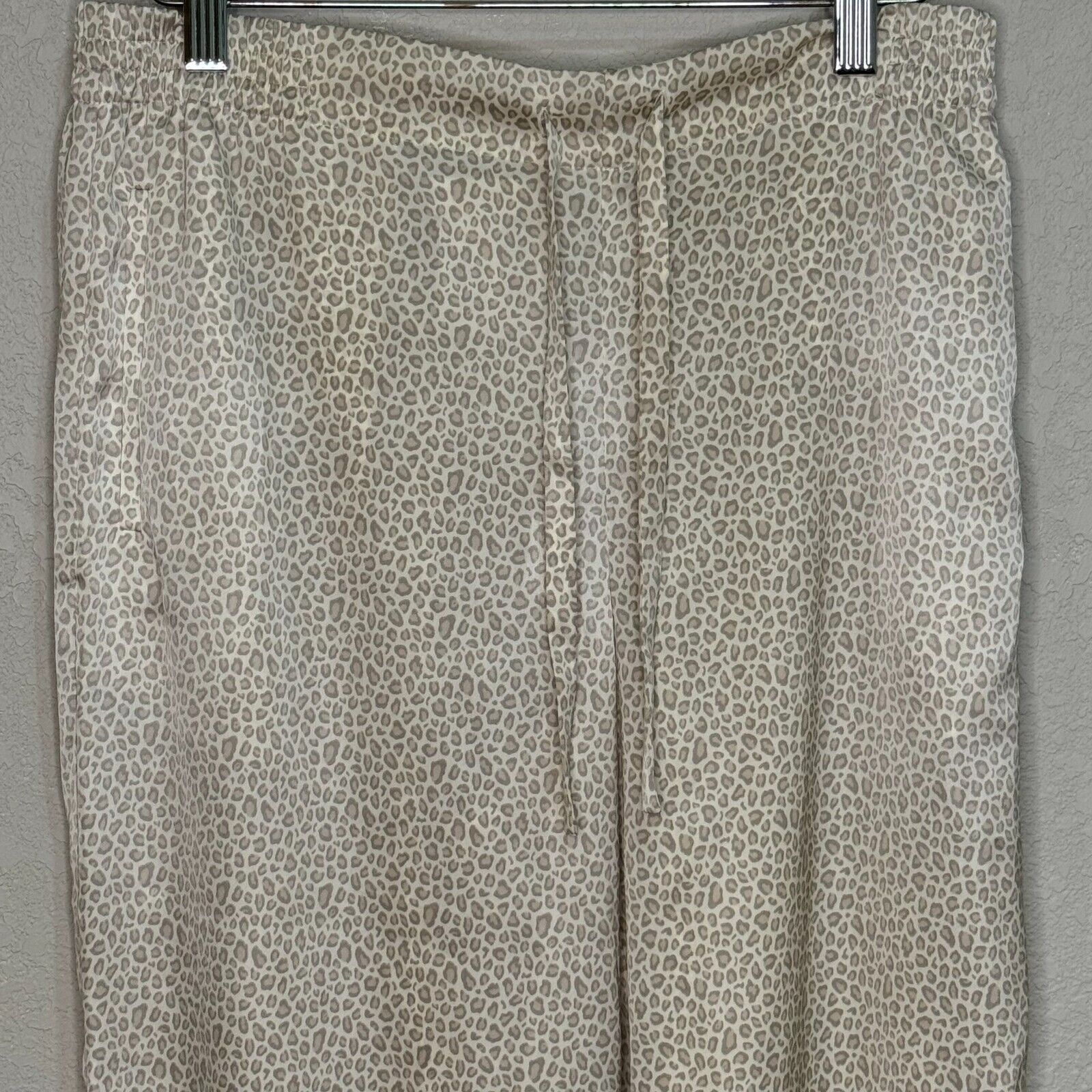 Barefoot Dreams Washed Satin Animal Print PJ Pajama Set Size Small New / Defect