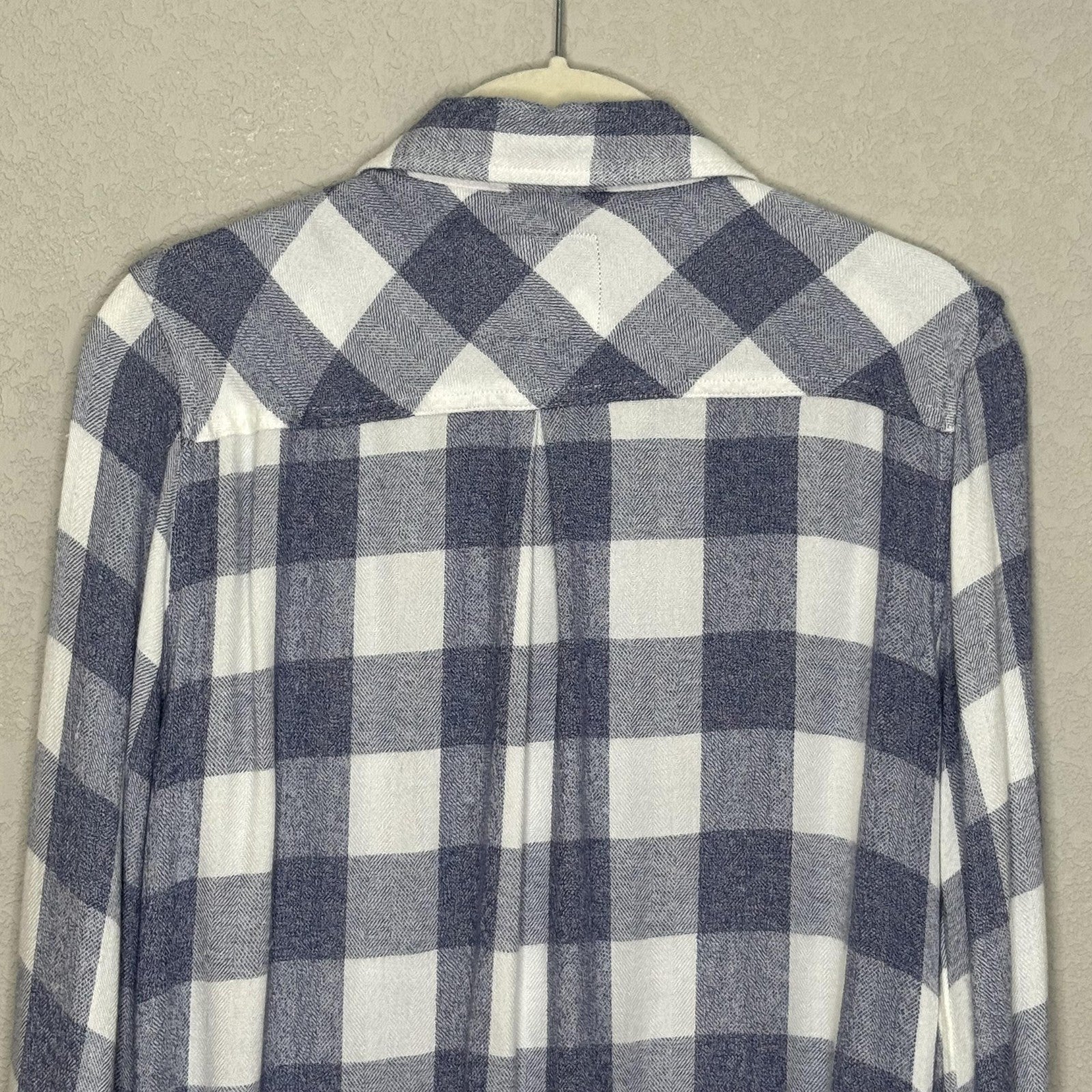 Rails Shirt Womens Medium Blue White Buffalo Plaid Button Up Long Sleeve Rayon