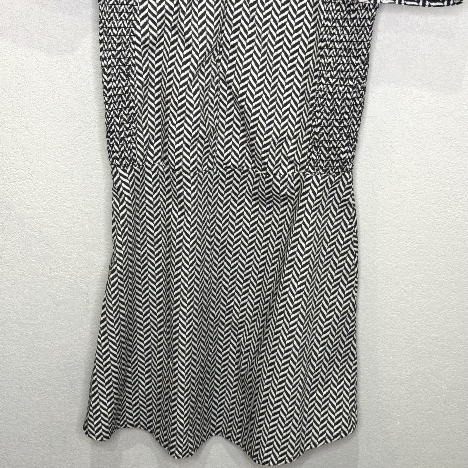 Never A Wallflower Dress Womens Small Black White Chevron Puff Sleeve Cotton