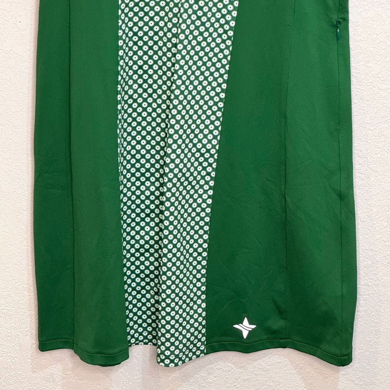 Tuckernuck Sport NEW Green White Ditsy Daisy Roxana Half Zip Golf Dress Size XS