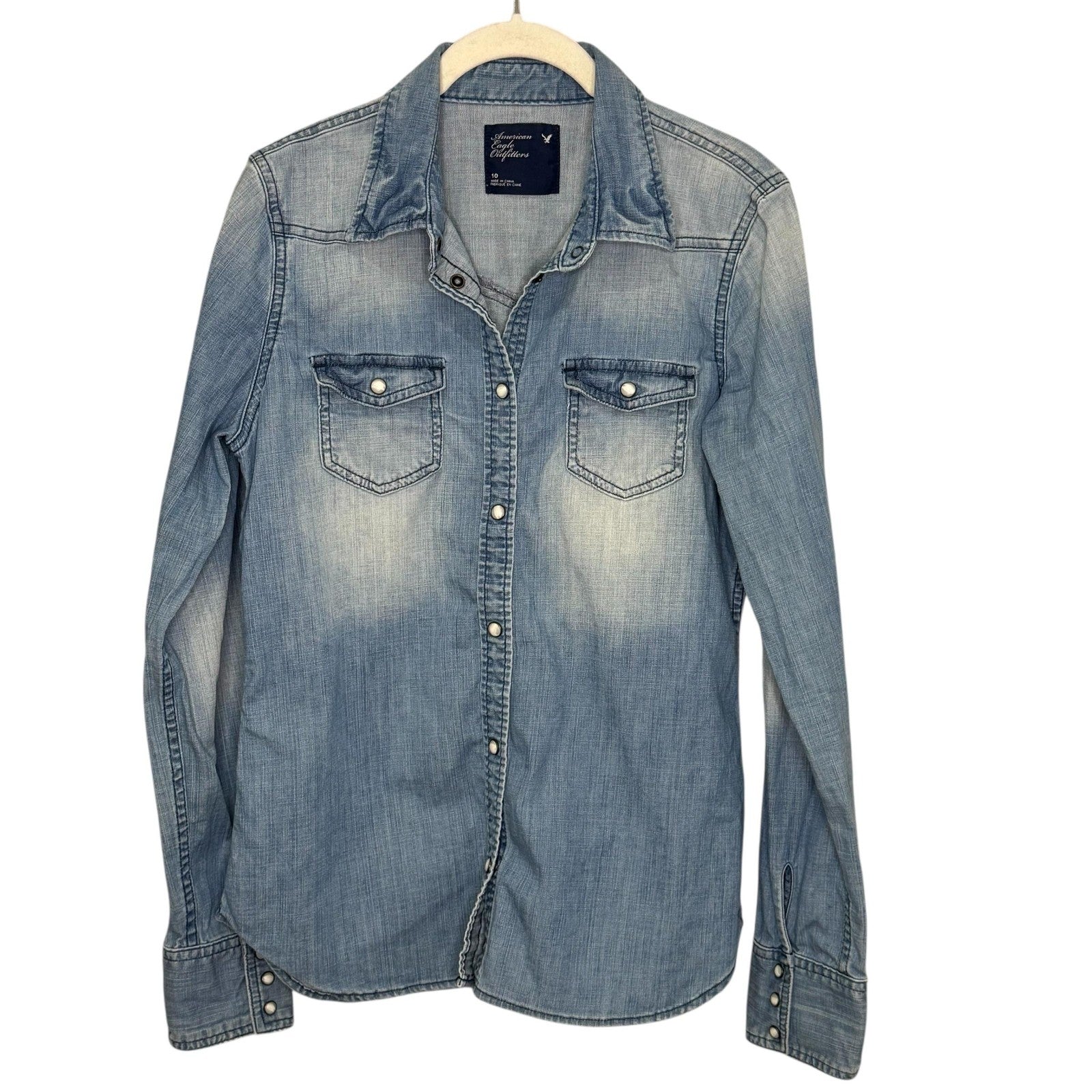 American Eagle Outfitters Shirt Womens 10 Blue Chambray Denim Western Pearl Snap