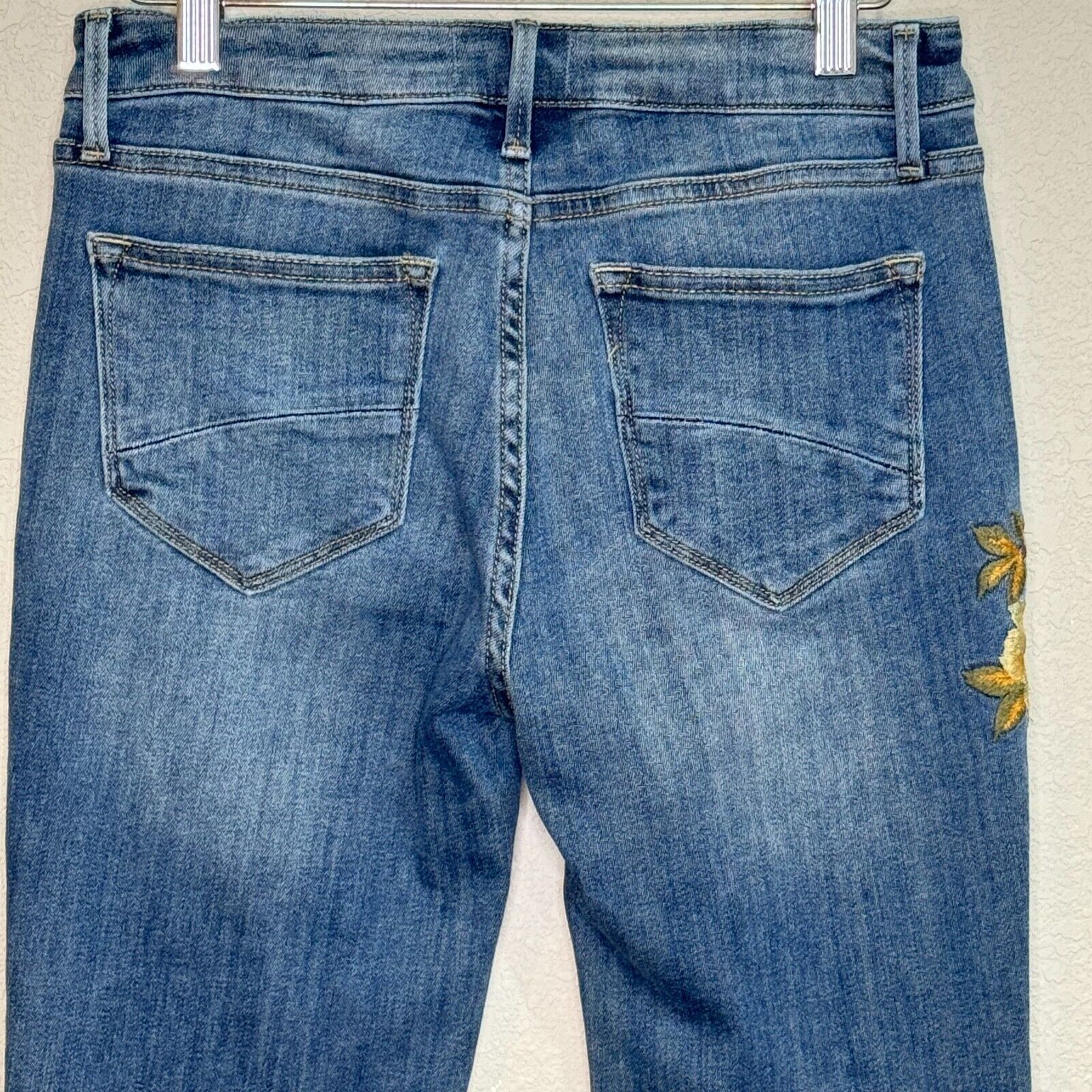 Driftwood NEW Kelly Harvest Bootcut Embroidered Floral Jeans Sundance Size 26Kel