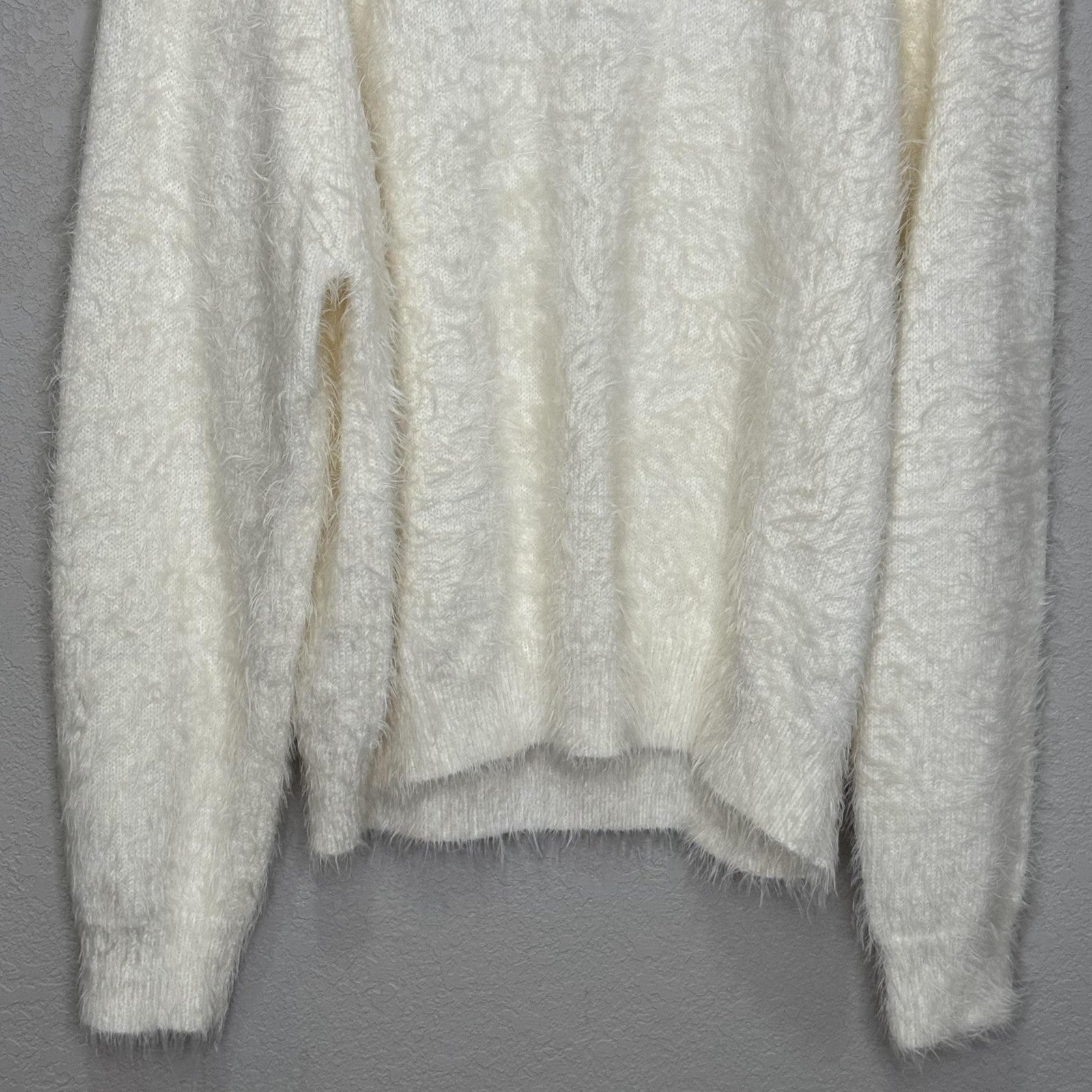Z Supply Sweater Womens Small White Fuzzy Textured Pullover Crewneck Soft Cozy