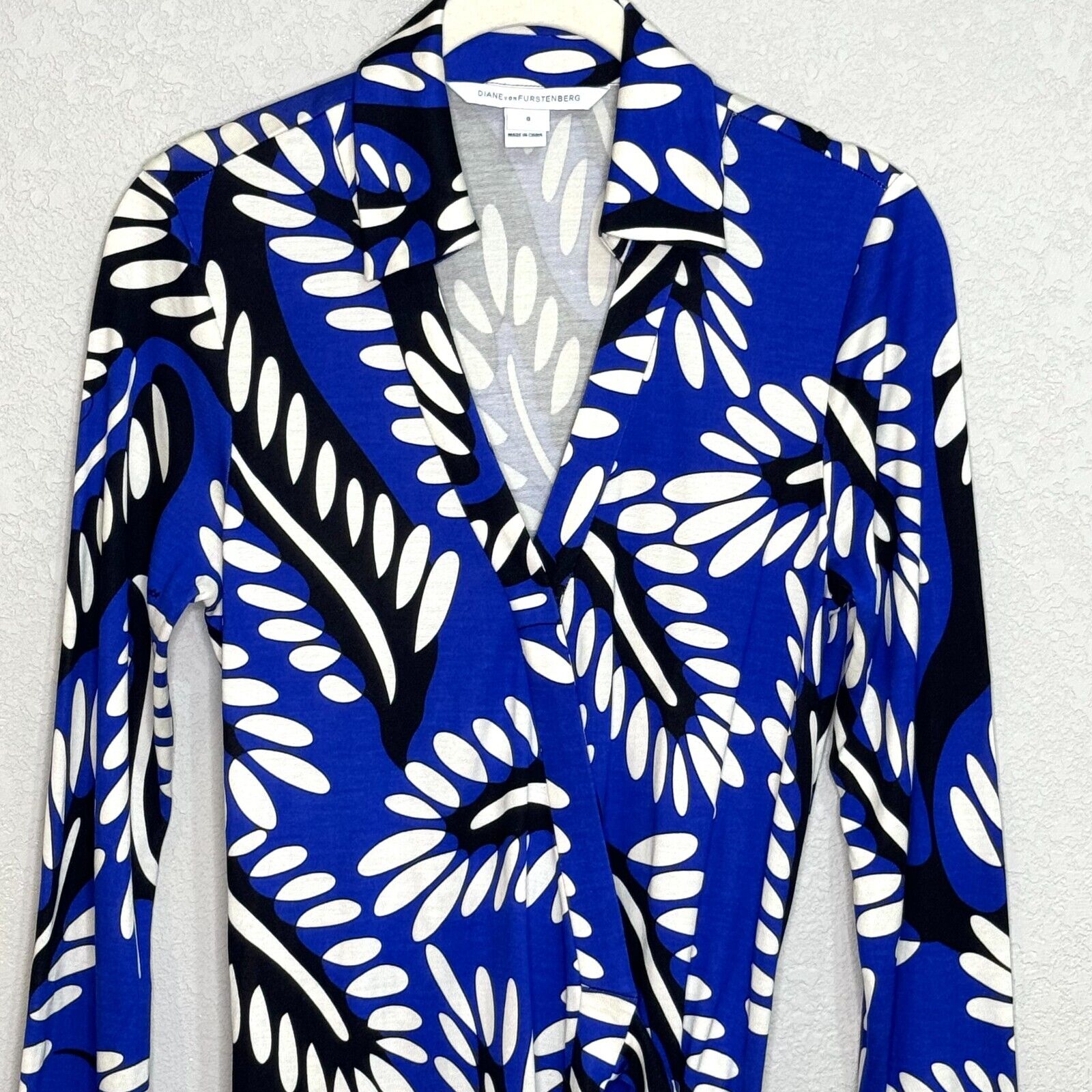 Diane Von Furstenberg DVF Jeanne Two Silk Blue Printed Wrap Dress Size 8