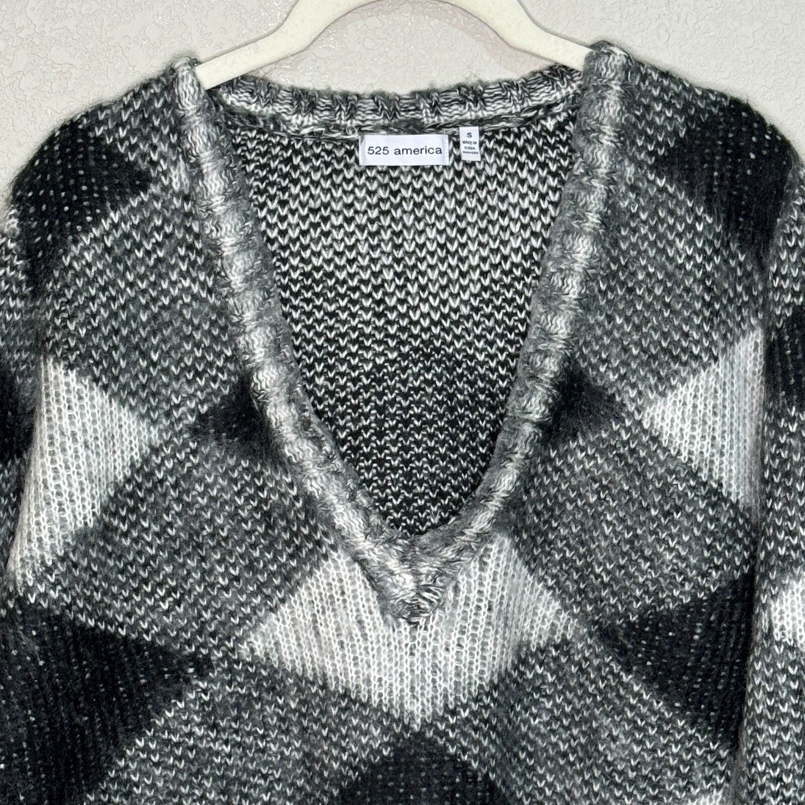 525 America Sweater Size Small Black White V Neck Argyle Soft