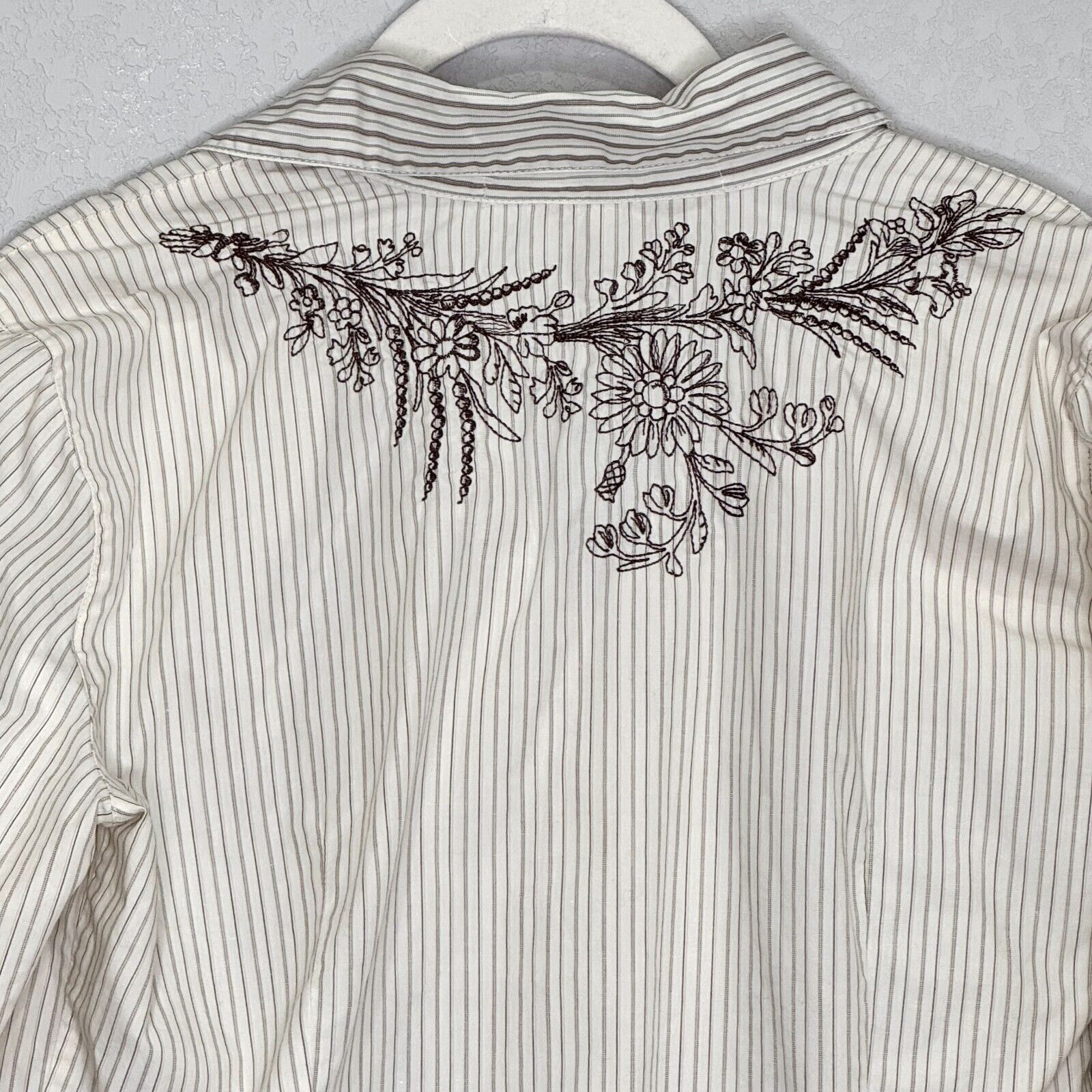 Johnny Was Shirt Size Small Ivory Striped Long Sleeves Hook & Eye Embroidered