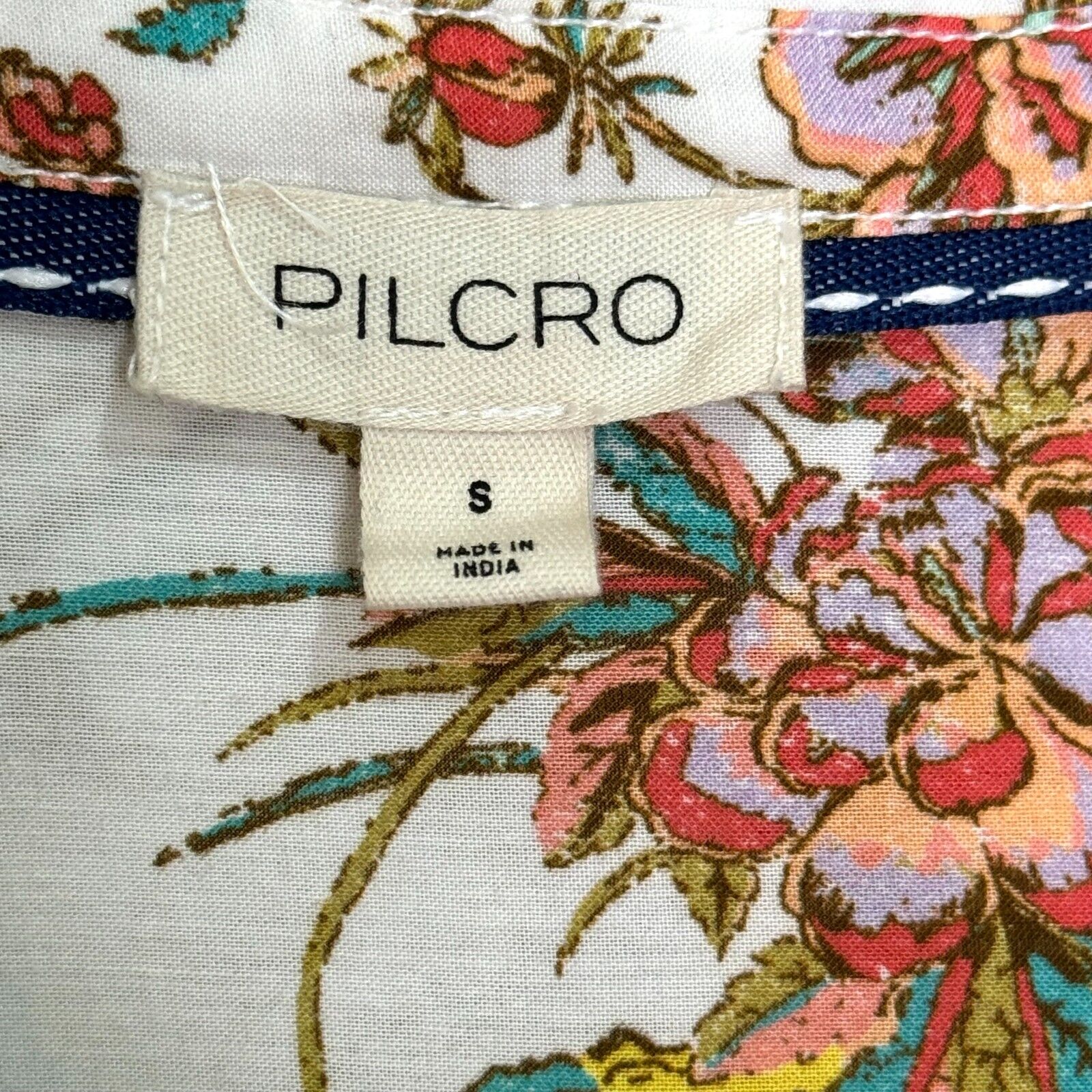 Anthropologie PILCRO Pintuck Button Down Blouse In Red Motif Size Small