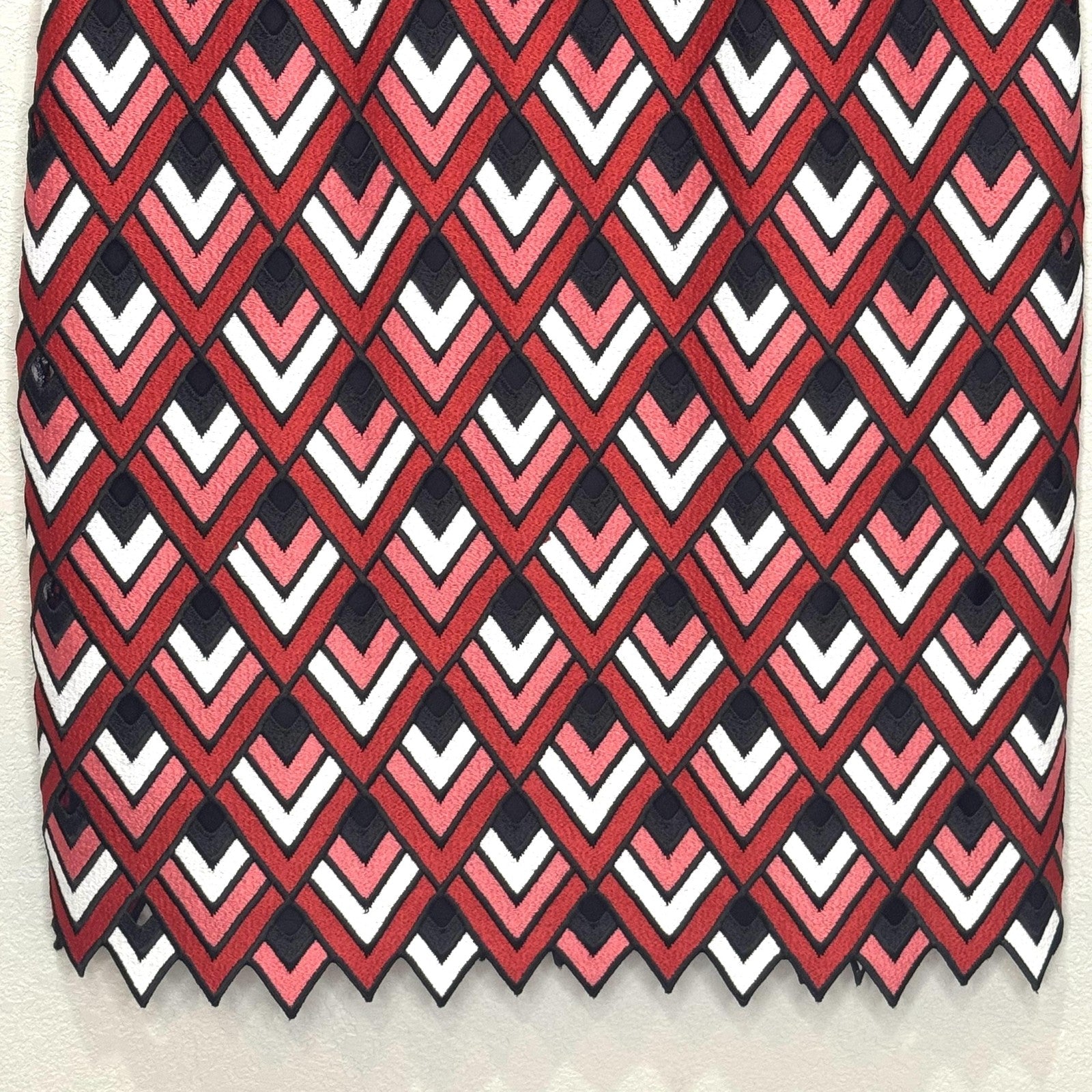 Elie Tahari Shift Dress Womens 14 Red Black White Sleeveless Chevron Scallop Hem