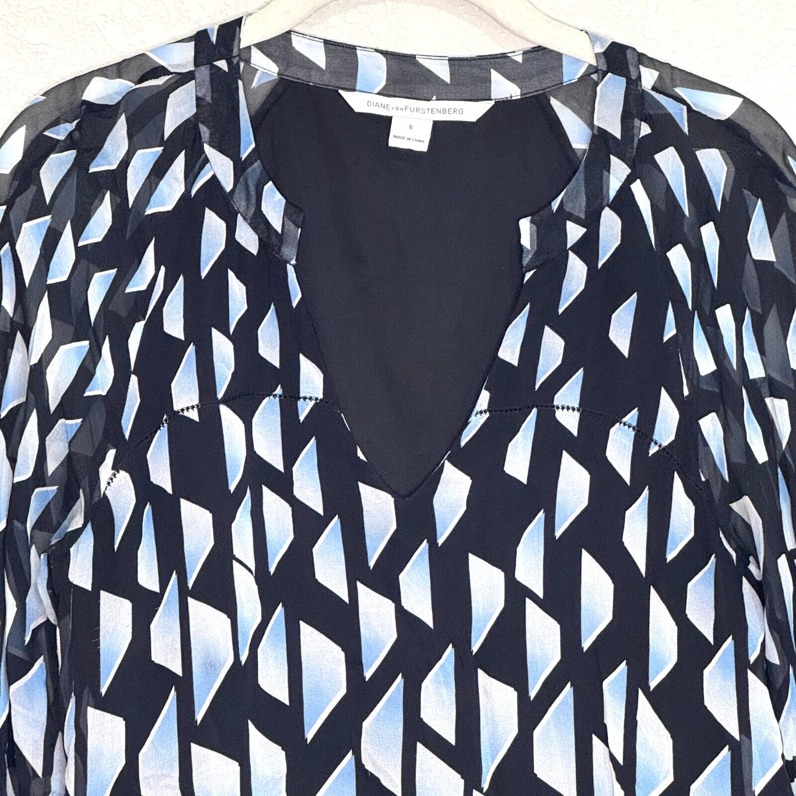 Diane Von Furstenberg DVF Maiko Silk Chiffon V-Neck 3/4 Sleeve Blouse Top Size 6