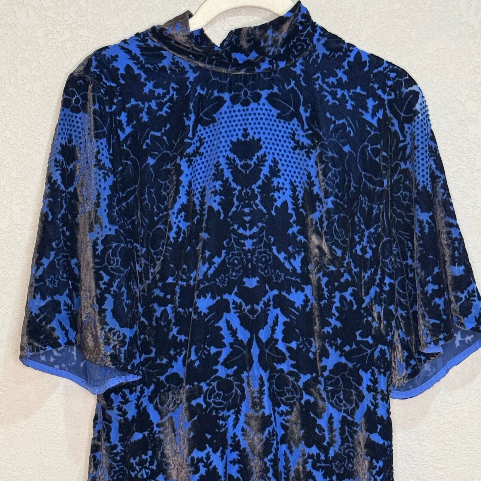 Anthropologie Womens Blue Black Floral Velvet Short Sleeve Mini Dress Size 8