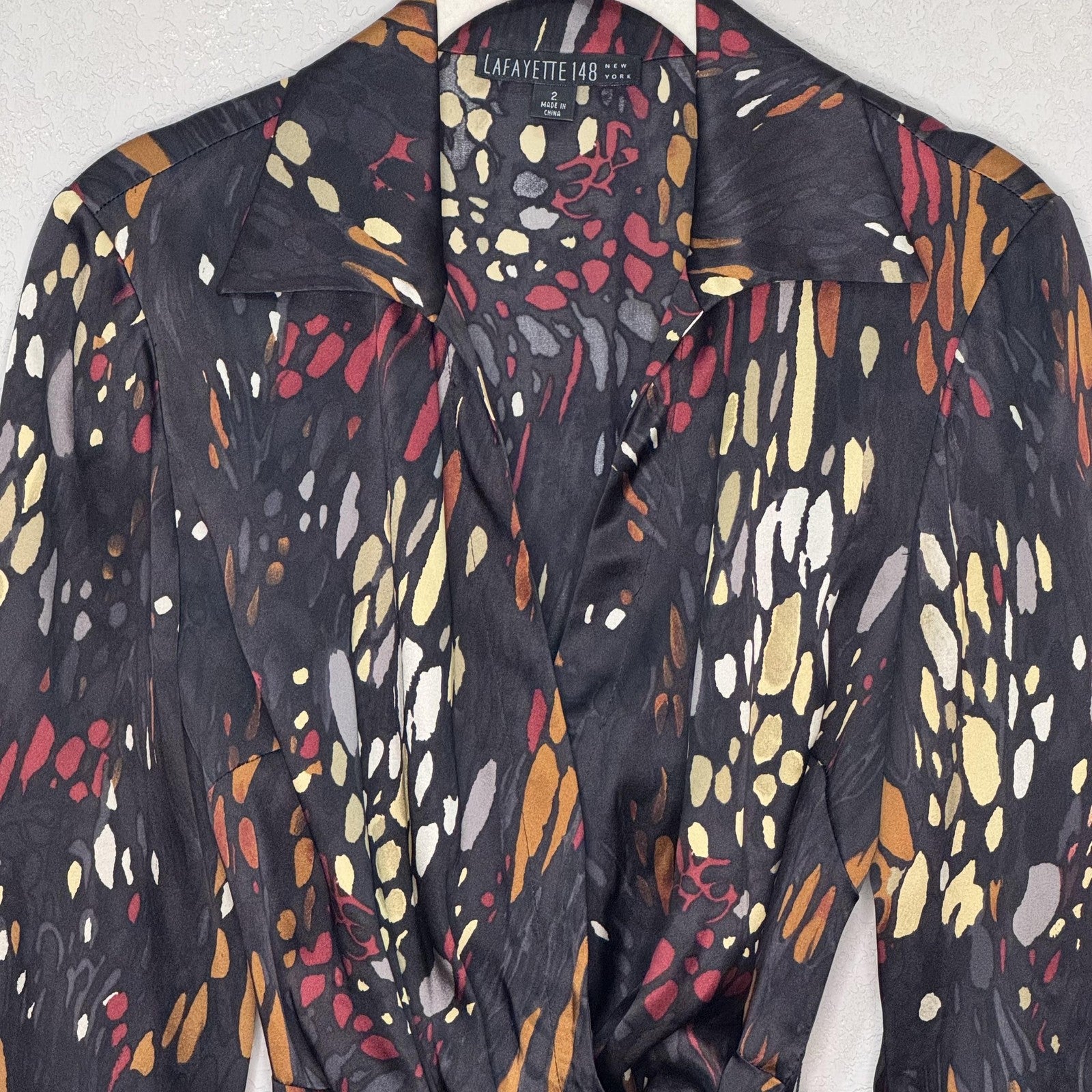 Lafayette 148 New York Blouse Womens 2 Black Abstract Print Silk Wrap Top Shirt