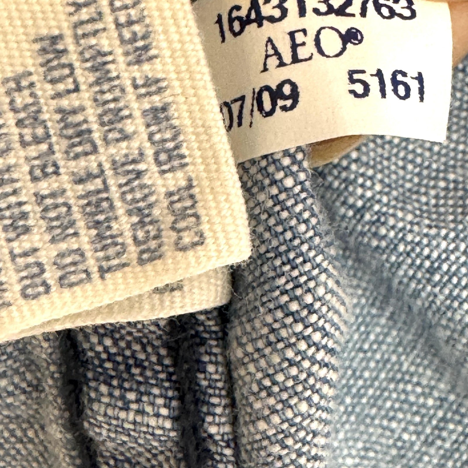 American Eagle Outfitters Shirt Womens 10 Blue Chambray Denim Western Pearl Snap