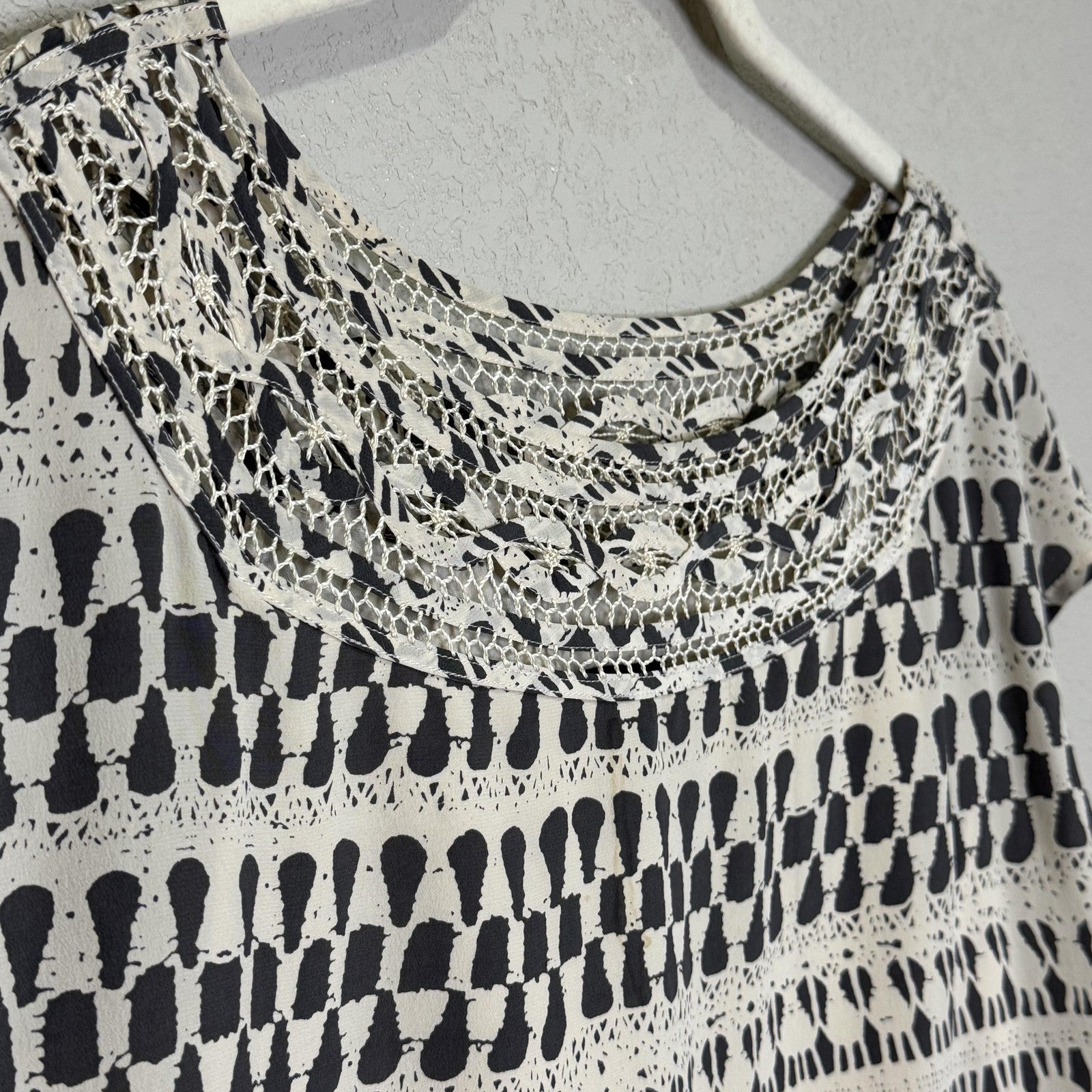 Club Monaco Dress Small Black White Silk Crochet Neckline Patterned Y2K