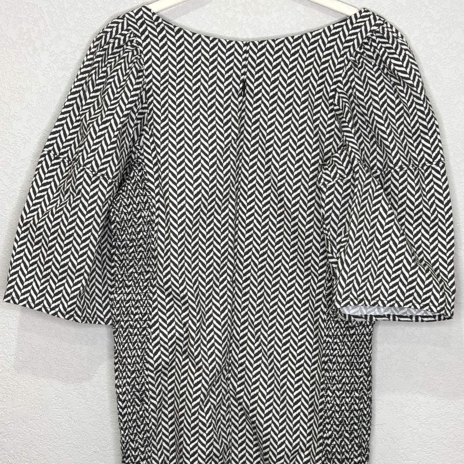 Never A Wallflower Dress Womens Small Black White Chevron Puff Sleeve Cotton