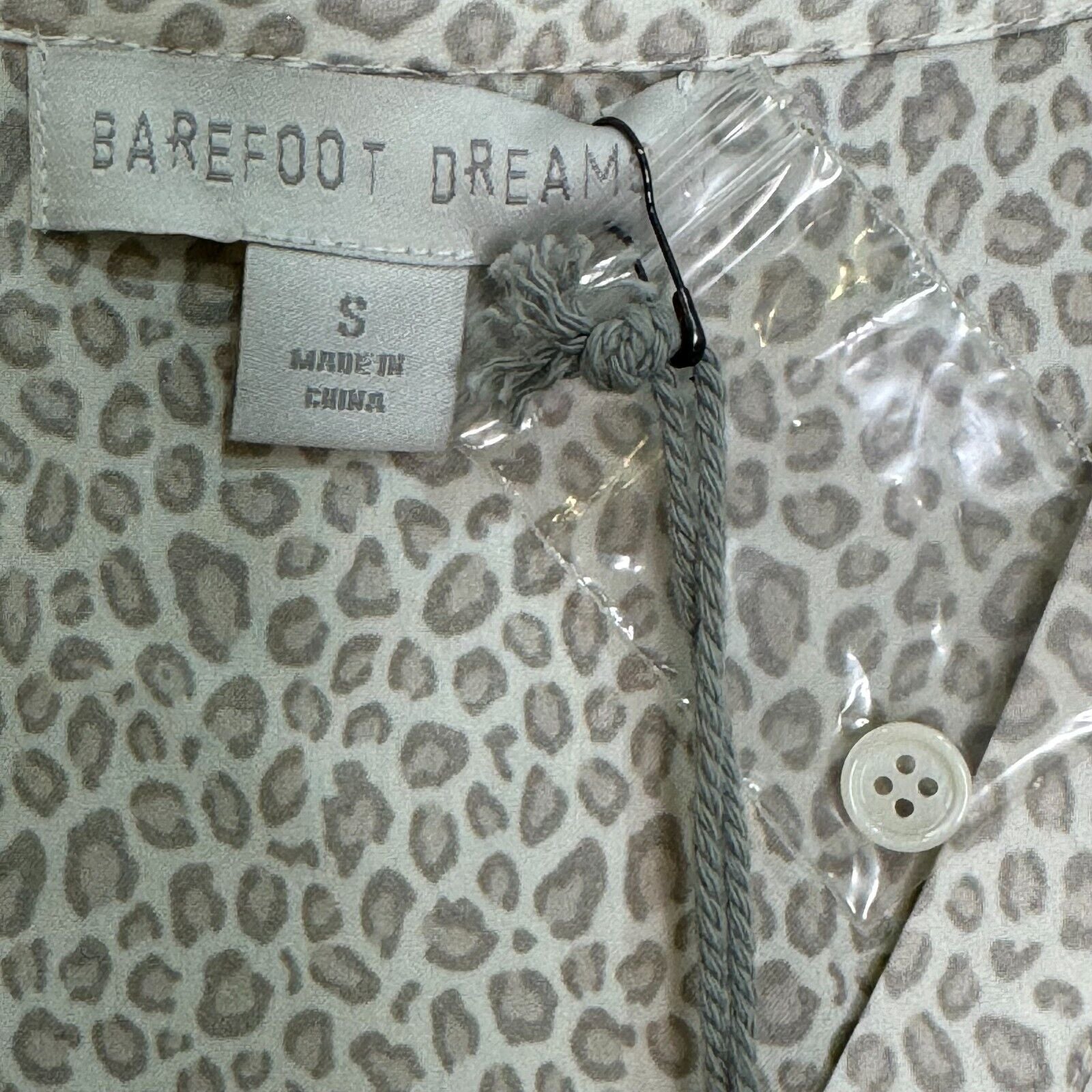 Barefoot Dreams Washed Satin Animal Print PJ Pajama Set Size Small New / Defect