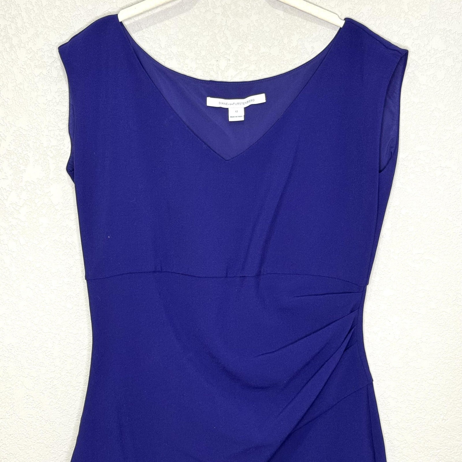 Diane von Furstenberg Dress Womens 12 Blue V Neck Sleeveless Sheath Ruched Lined