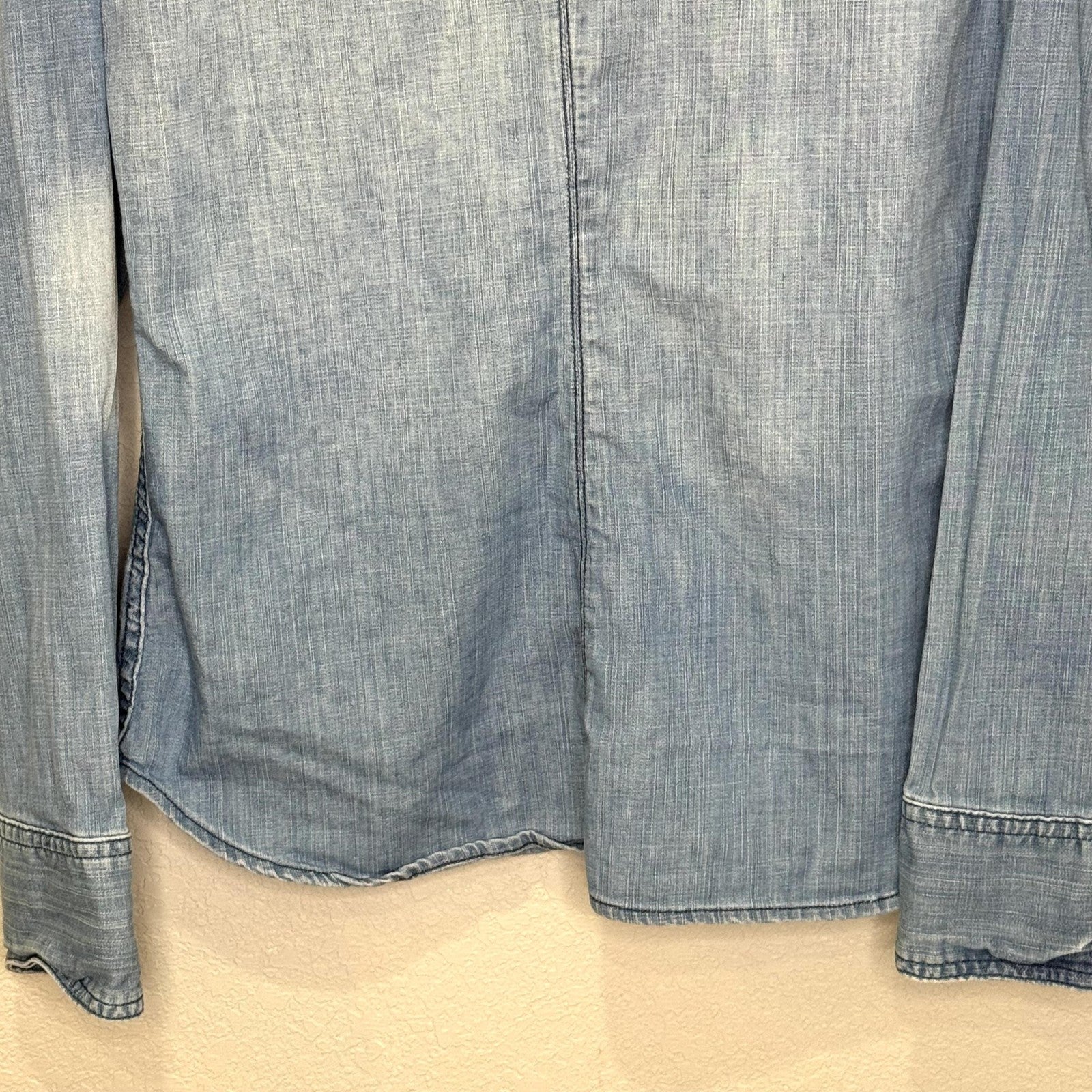 American Eagle Outfitters Shirt Womens 10 Blue Chambray Denim Western Pearl Snap