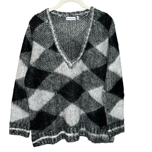 525 America Sweater Size Small Black White V Neck Argyle Soft