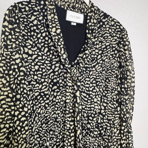 Alexis Malika Printed Georgette Mini Dress Size Medium $495 Animal Tie Neck - Flair - Style