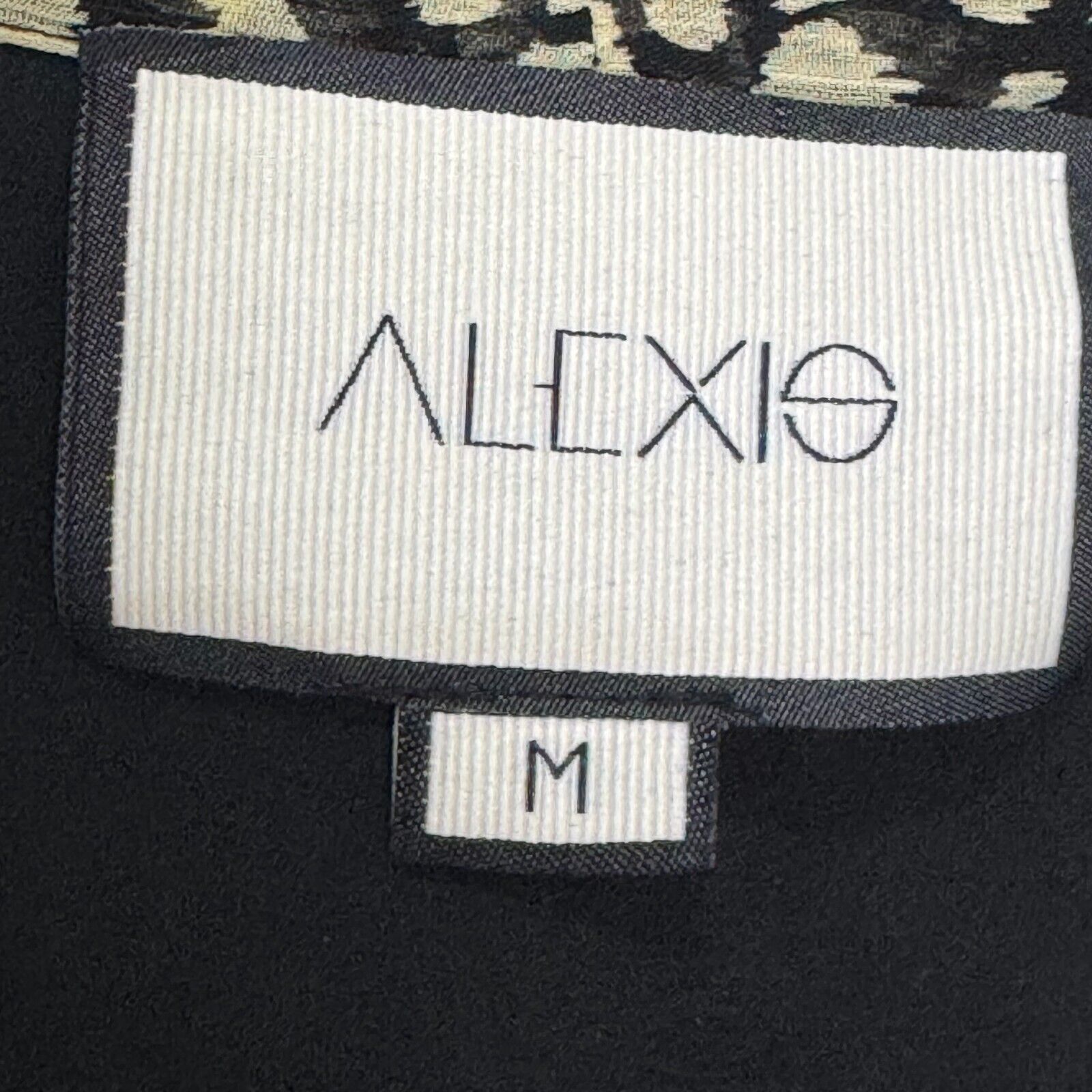 Alexis Malika Printed Georgette Mini Dress Size Medium $495 Animal Tie Neck - Flair - Style