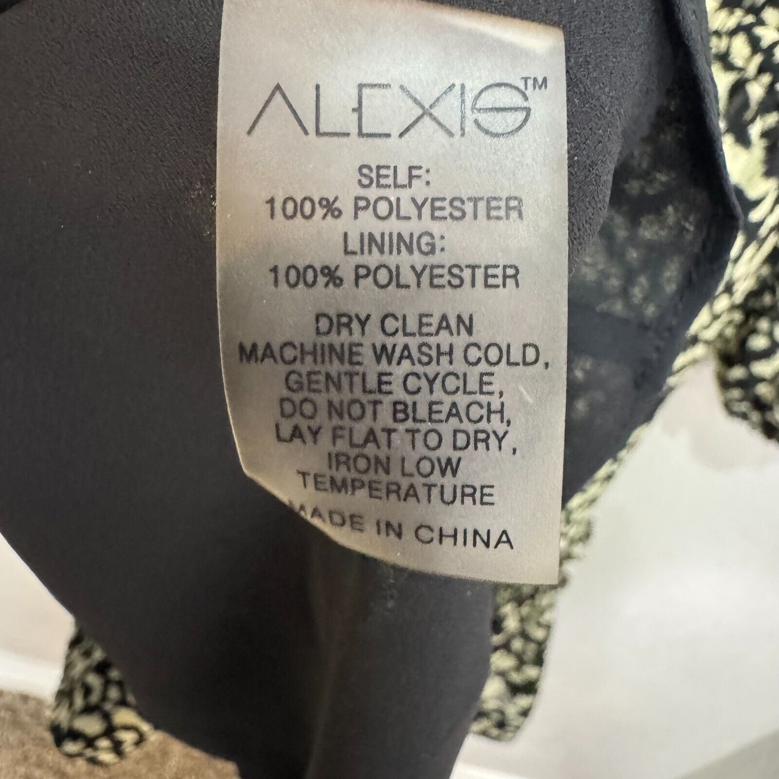 Alexis Malika Printed Georgette Mini Dress Size Medium $495 Animal Tie Neck - Flair - Style