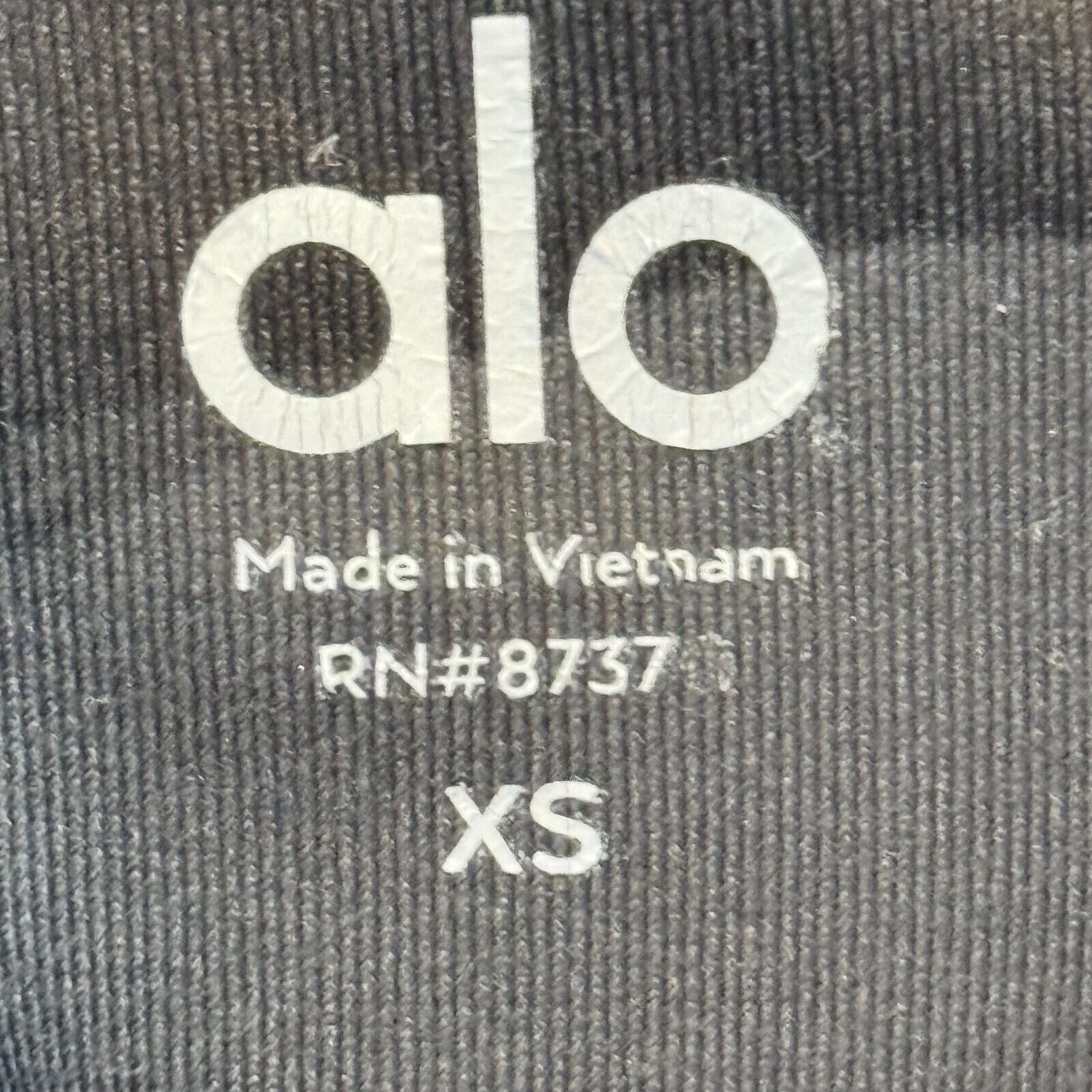 Alo Yoga Crop Leggings Size XS Gray Camo - Flair - Style