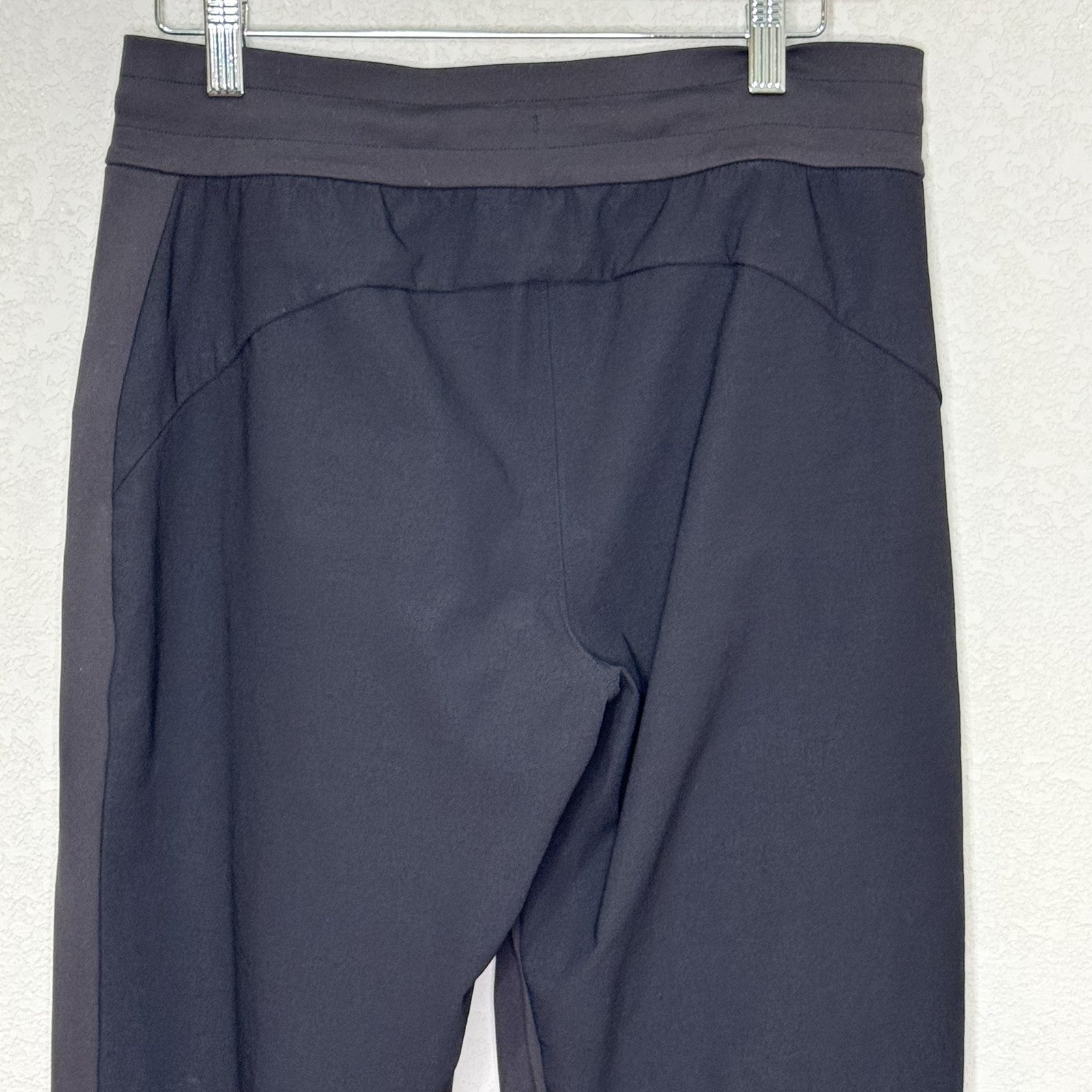 Athleta Pants Womens 6 Jogger Tapered Zip Pocket Nylon Spandex FA23 Activewear - Flair - Style