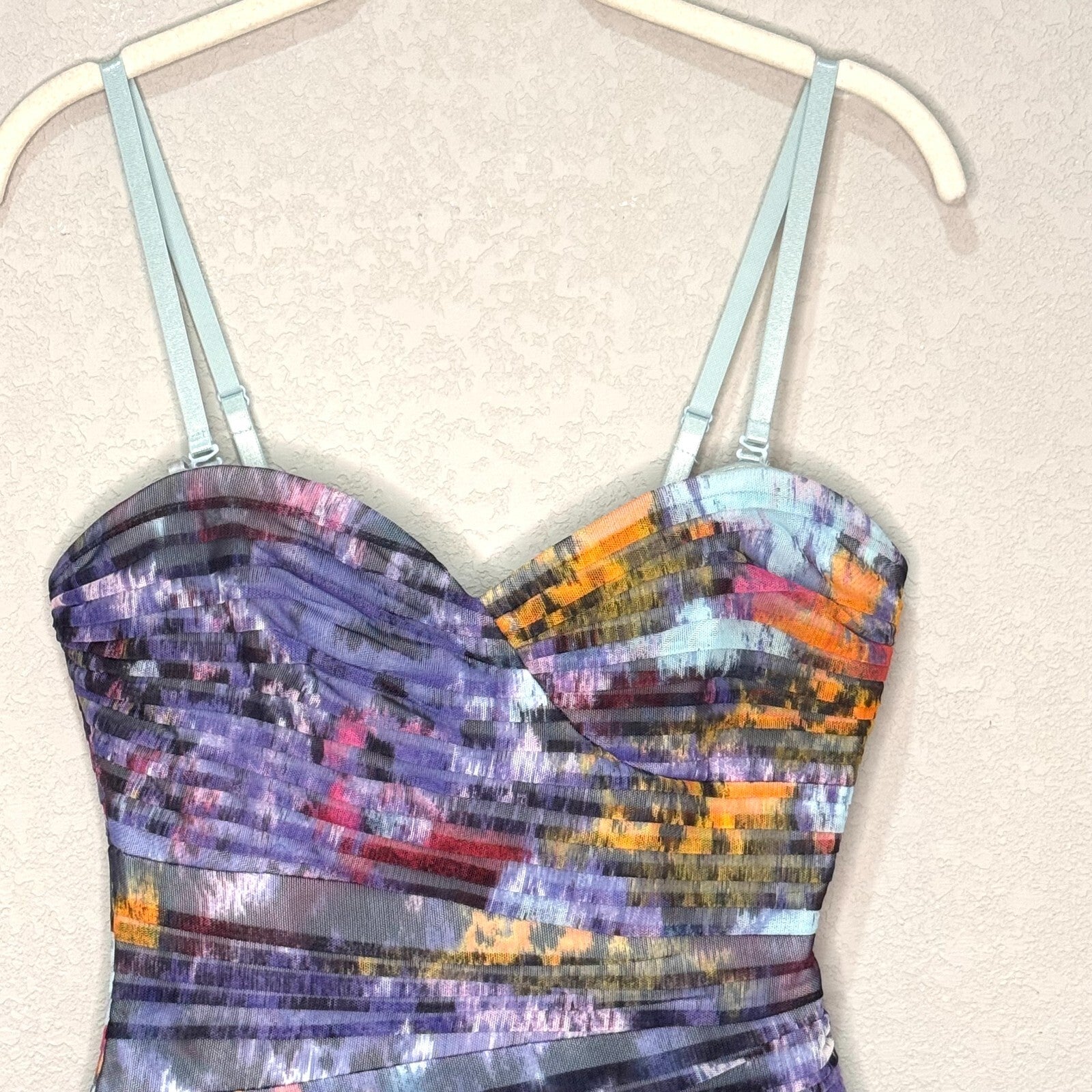 BCBGMAXAZRIA Mini Dress Size 2 Purple Watercolor Ruched Bodycon Strapless Straps - Flair - Style