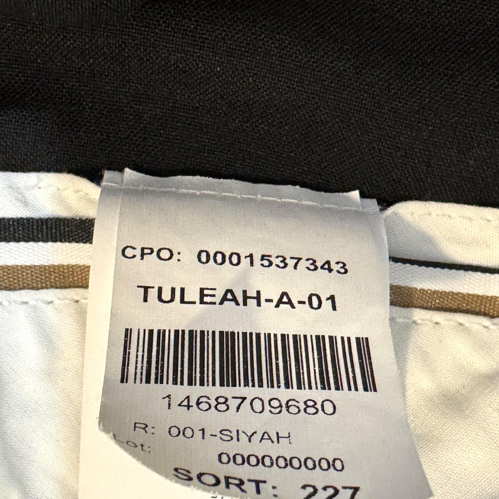 BOSS Pants | Size 4 | Black Tuleah - Flair - Style