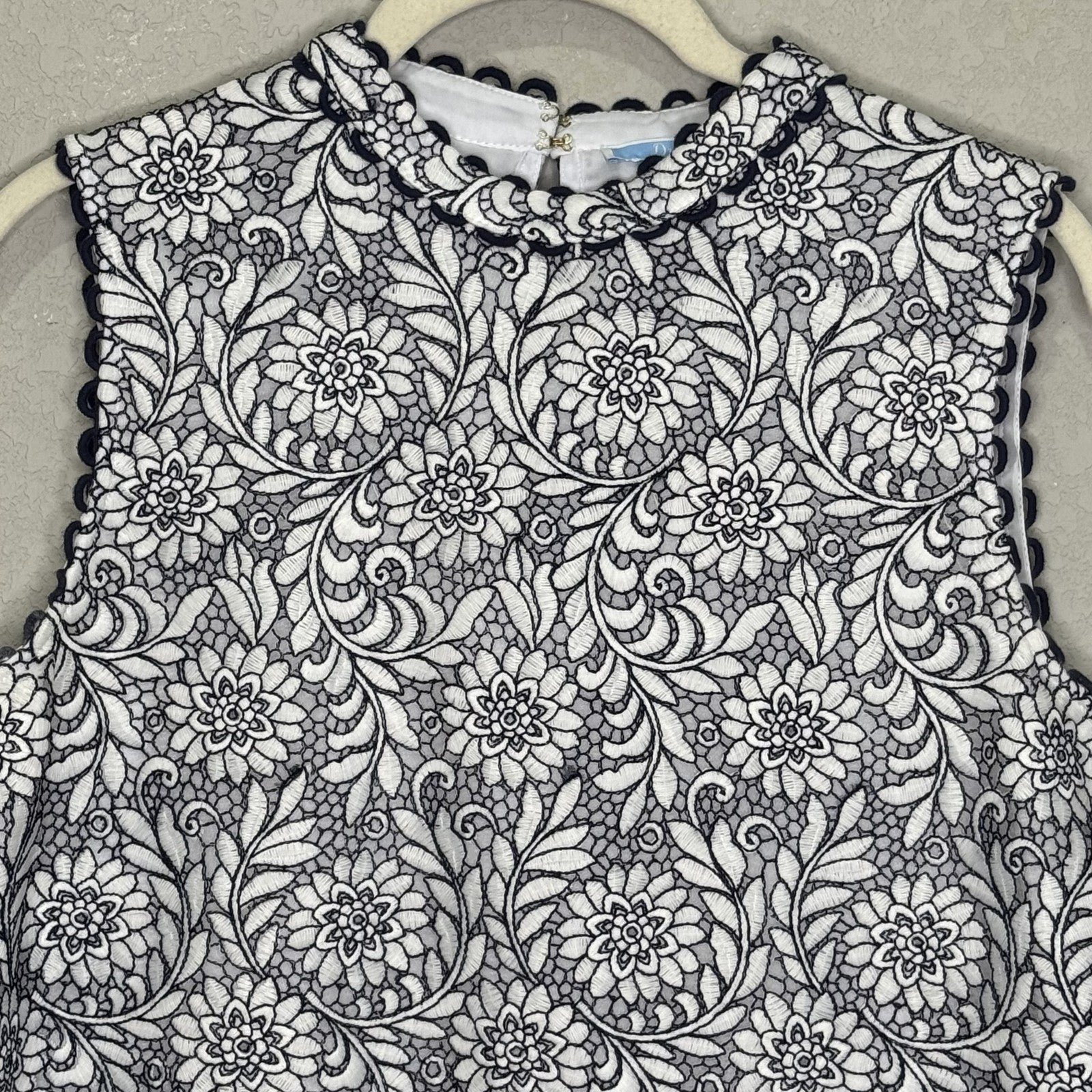 Draper James Top Womens 6 Sleeveless Floral Lace Overlay Scallop Detail Blouse - Flair - Style