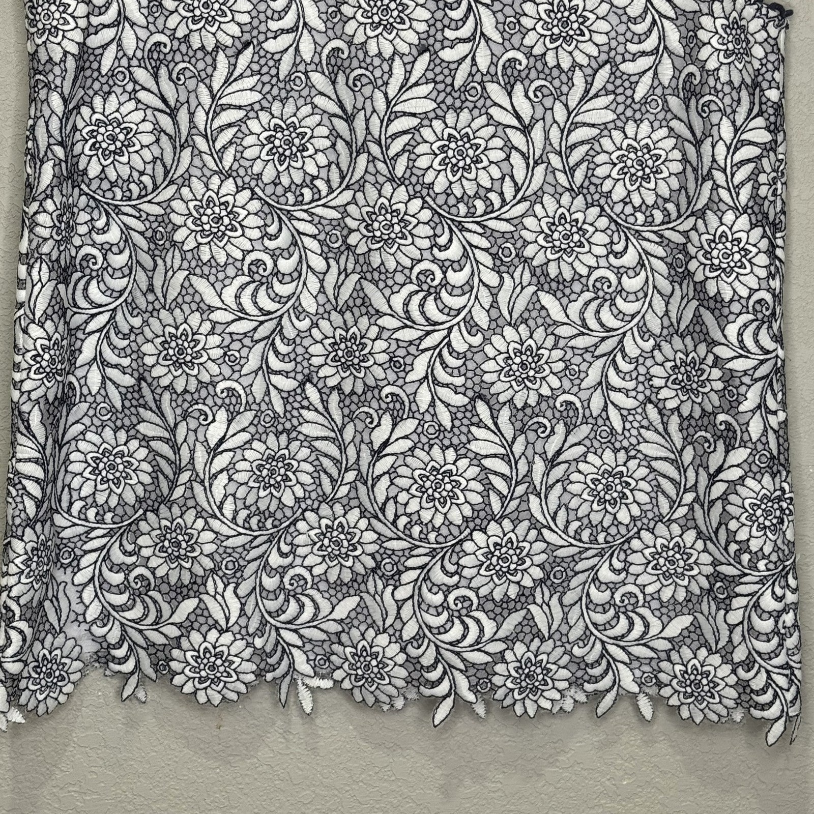Draper James Top Womens 6 Sleeveless Floral Lace Overlay Scallop Detail Blouse - Flair - Style
