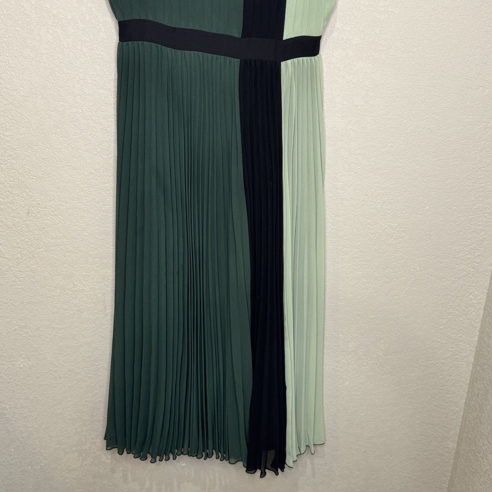 Halogen Atlantic - Pacific Dress Womens 2 Petite Black Pleated Colorblock Midi - Flair - Style