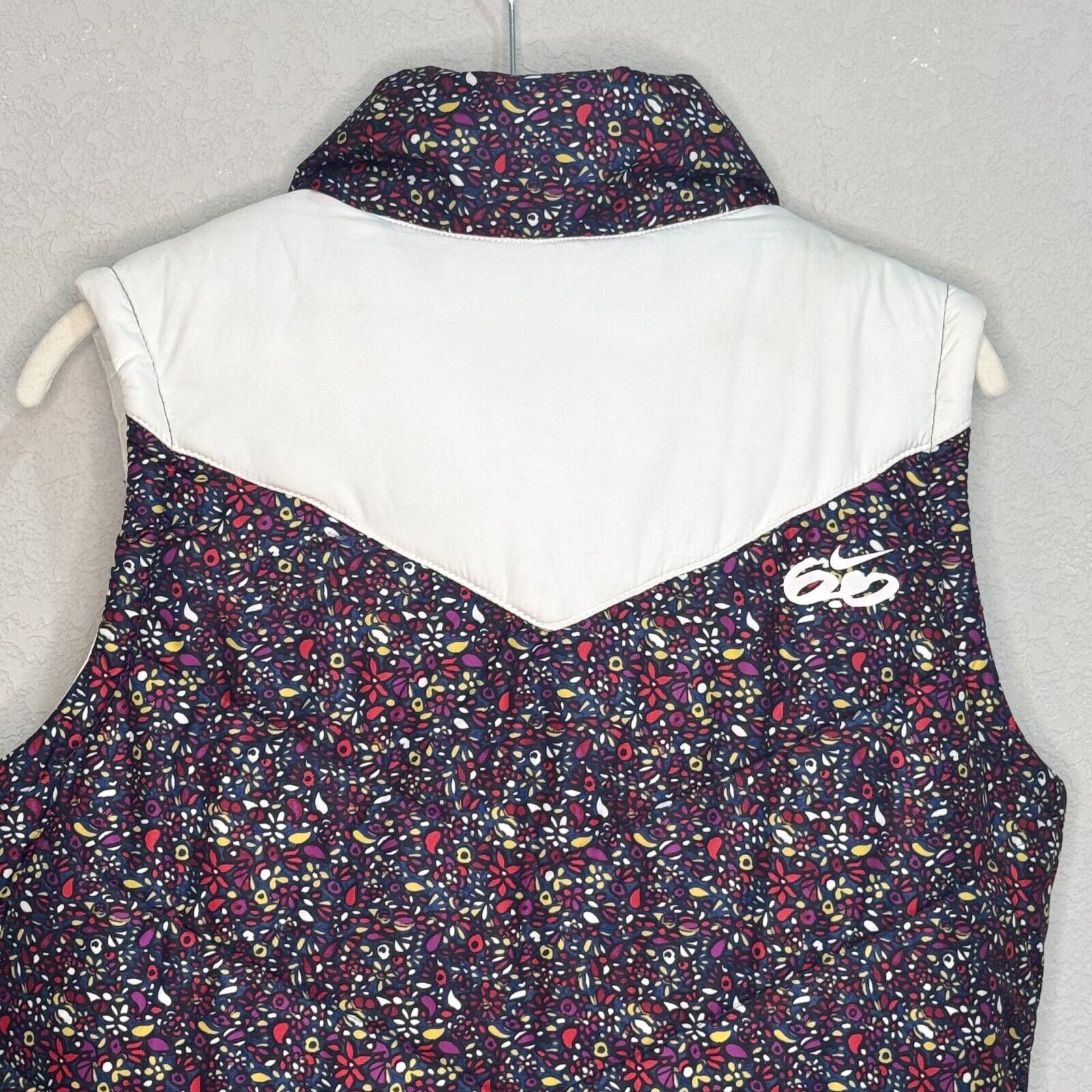 Nike Womens Puffer Vest Size XS Floral Ski 6.0 - Flair - Style