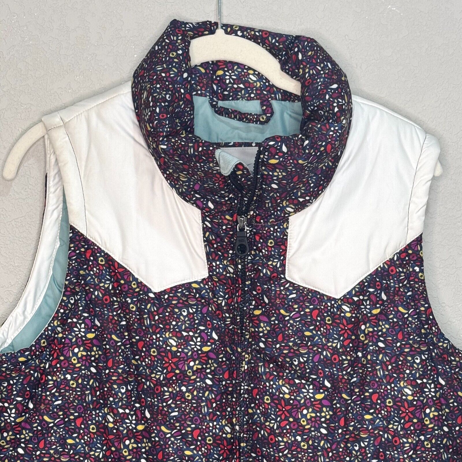 Nike Womens Puffer Vest Size XS Floral Ski 6.0 - Flair - Style